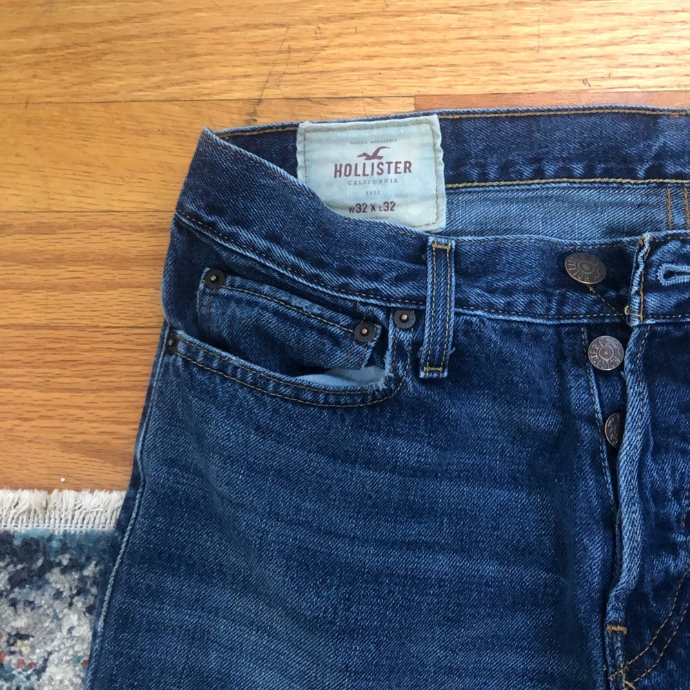 They’re Hollister straight leg jeans. Lightly worn